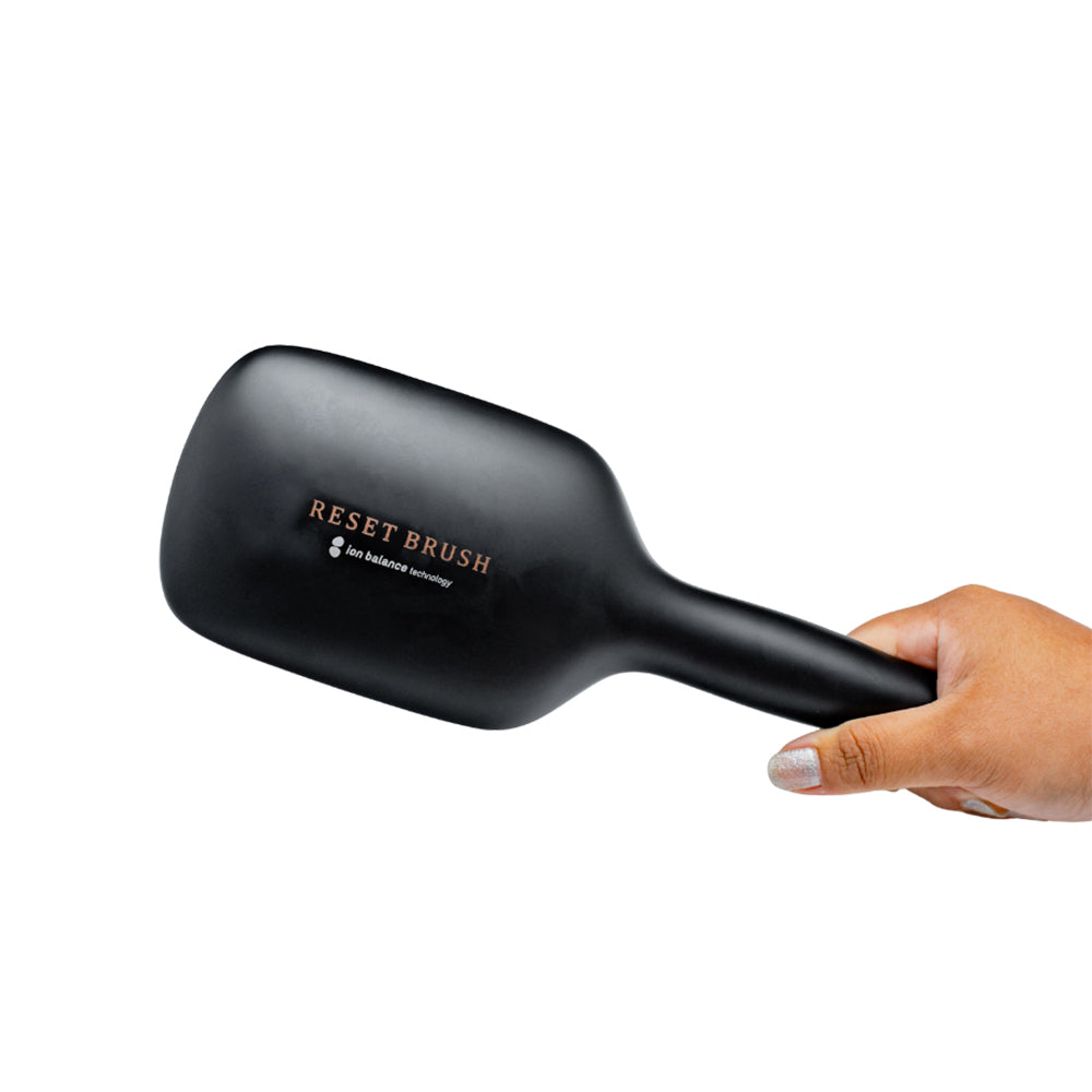 Koizumi KBE-G520 Rechargeable Reset Hair Brush - Detangler and Anti-Frizz